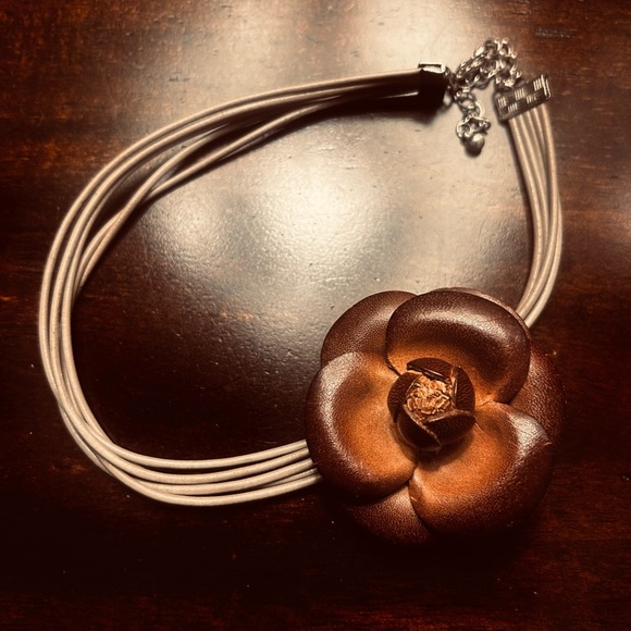 Interchangeable Leather look Choker broach necklace - Picture 4 of 10